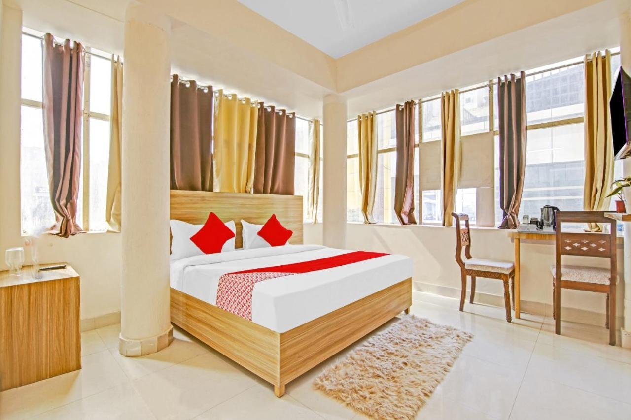 Oyo Flagship 80772 Hotel The Grand Rdc Ghaziabad Buitenkant foto