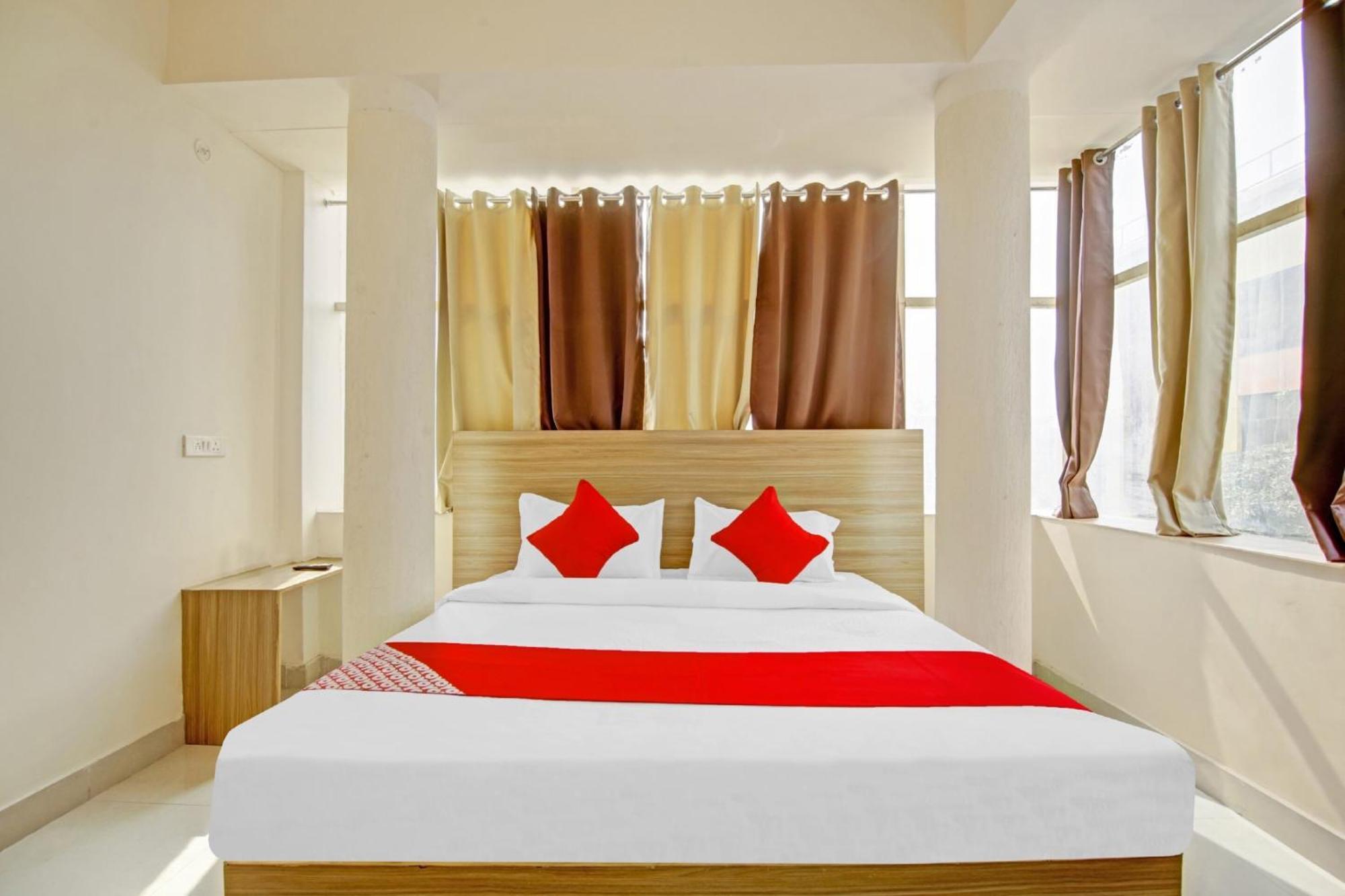 Oyo Flagship 80772 Hotel The Grand Rdc Ghaziabad Buitenkant foto